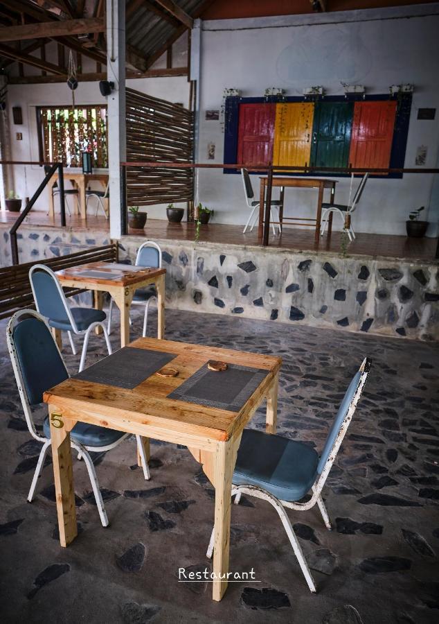 Hill Station Hostel At Chor Chaba Ko Kut Luaran gambar